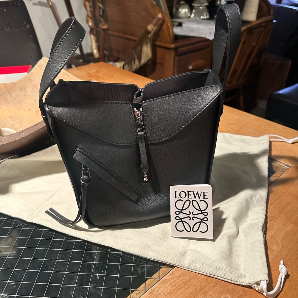 Loewe black Compact Hammock bag in classic calfskin